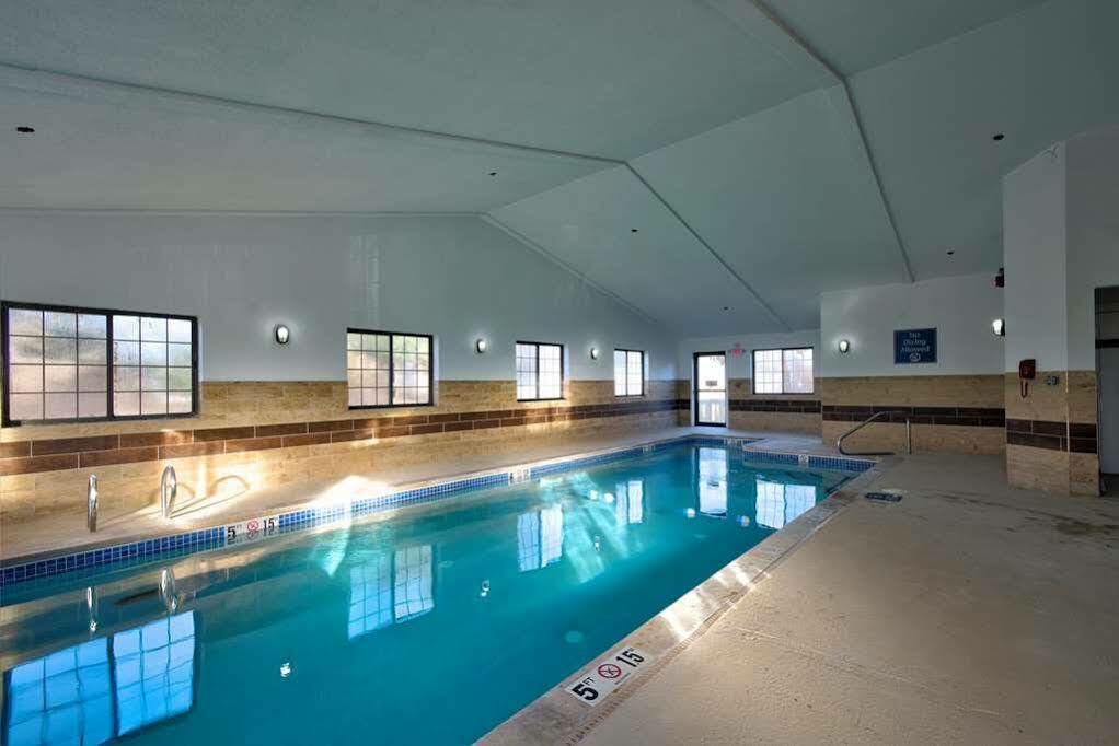 Best Western Hampshire Inn & Suites Сибрук Экстерьер фото